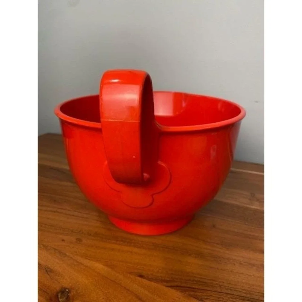 Dansk Gourmet Designs Red Melamine Mixing Bowl 4.5 Qt Denmark Pour Spout Handle